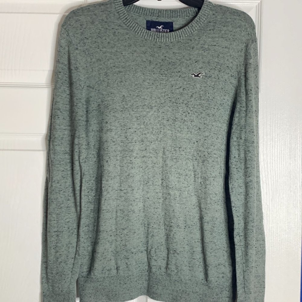 Hollister Crew Neck Super Soft Sweater - Size Small - Picture 2 of 4